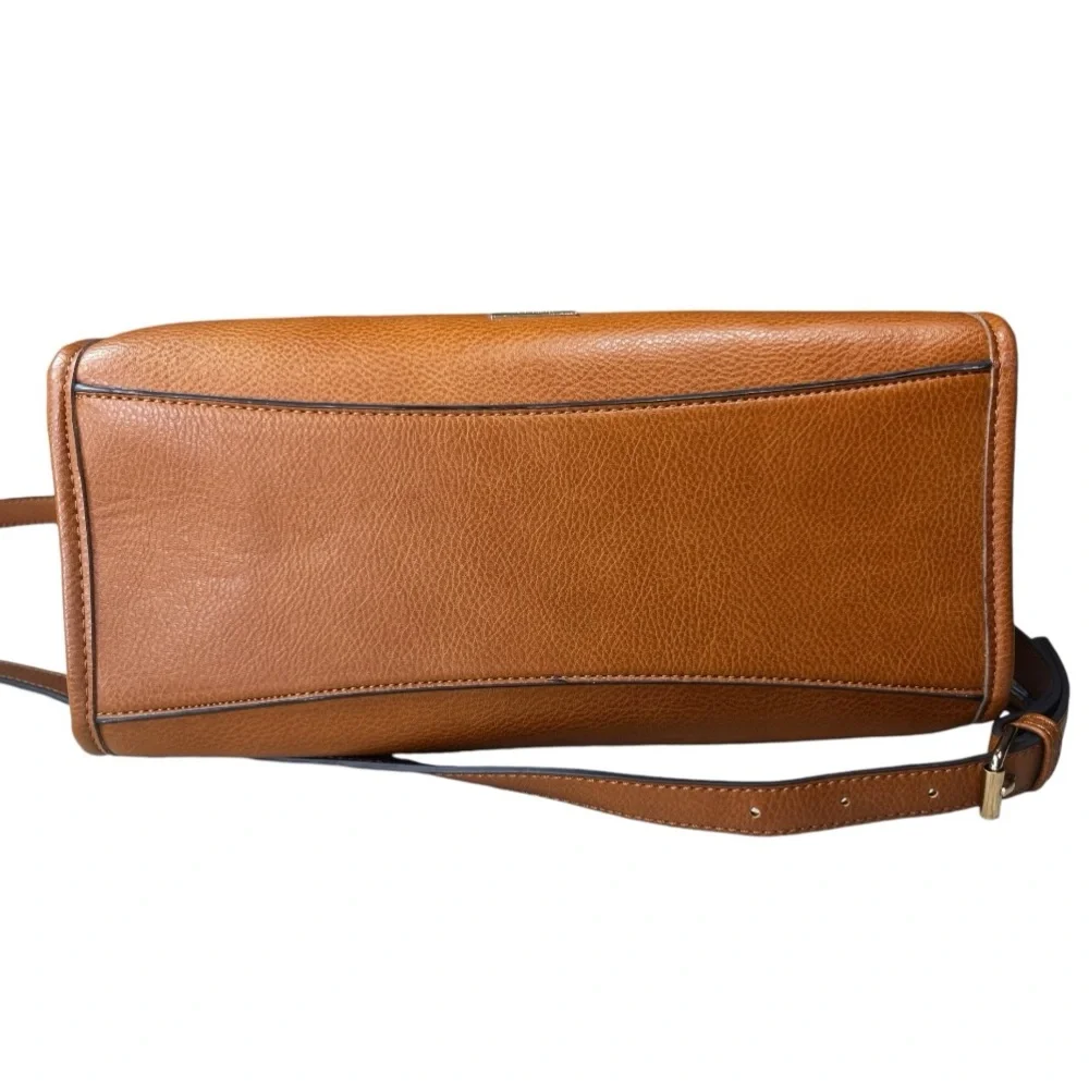 Aldo  Brown Faux Leather Crossbody Handbag
Zipper Close Purse Removable
Strap. - Picture 4 of 15